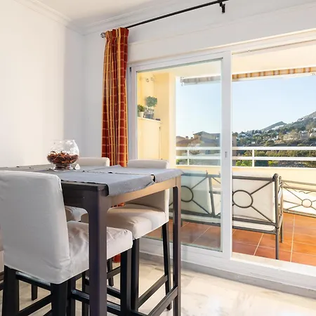 Holidays2nueva Torrequebrada 2 Bedrooms And 2 Bathrooms, Terrace, Community Pool And Garage