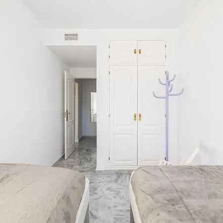 Holidays2nueva Torrequebrada 2 Bedrooms And 2 Bathrooms, Terrace, Community Pool And Garage Apartment